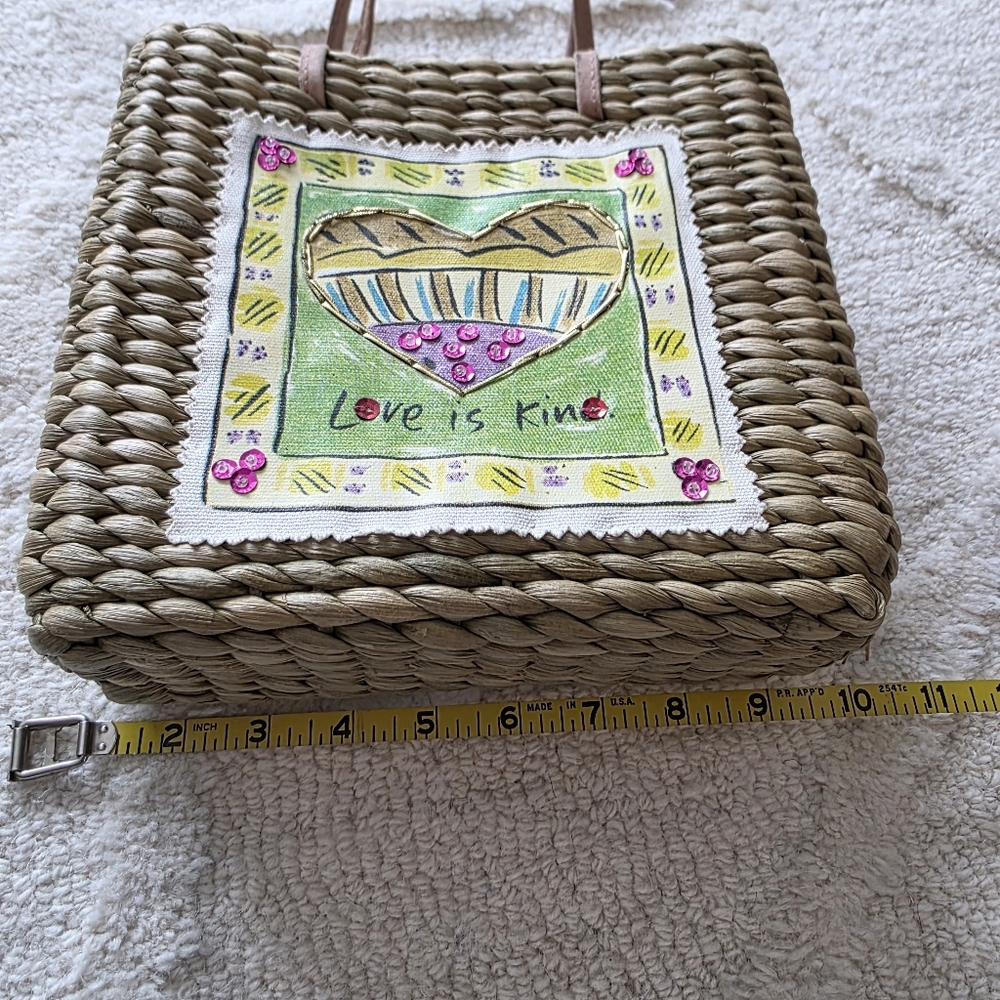 Woven Tote Bag with Heart Design - Picture 2 of 13